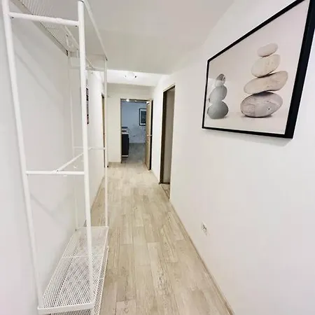 Apartament Vibrant #12lunipebega Timişoara