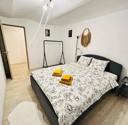 Vibrant #12lunipebega